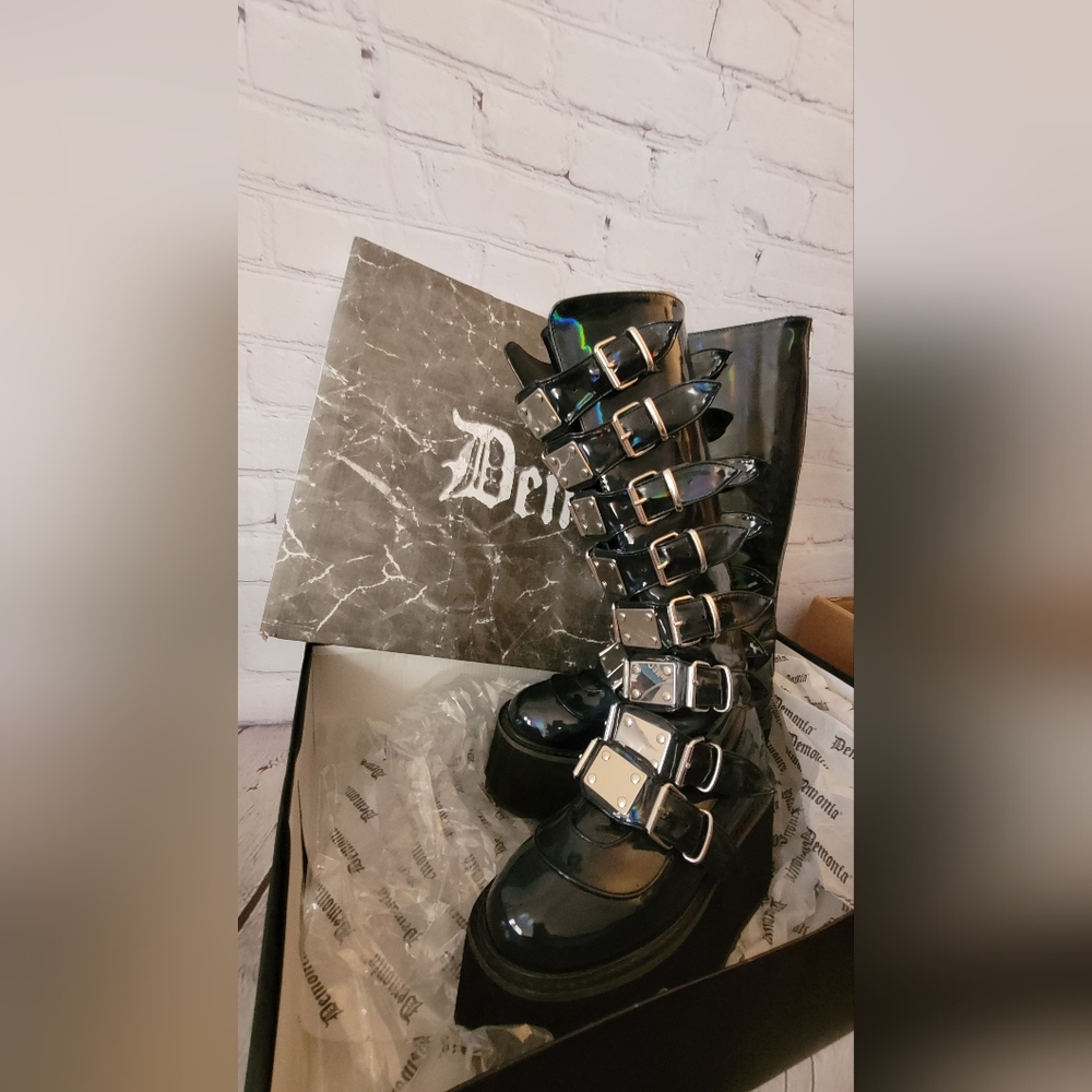Demonia Damned 318 Holo-Rainbow US Womens Size 8